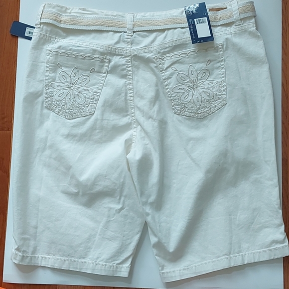 Bandolino Cream Denim Cotton Shorts/Belt Sz 14 - Picture 3 of 15